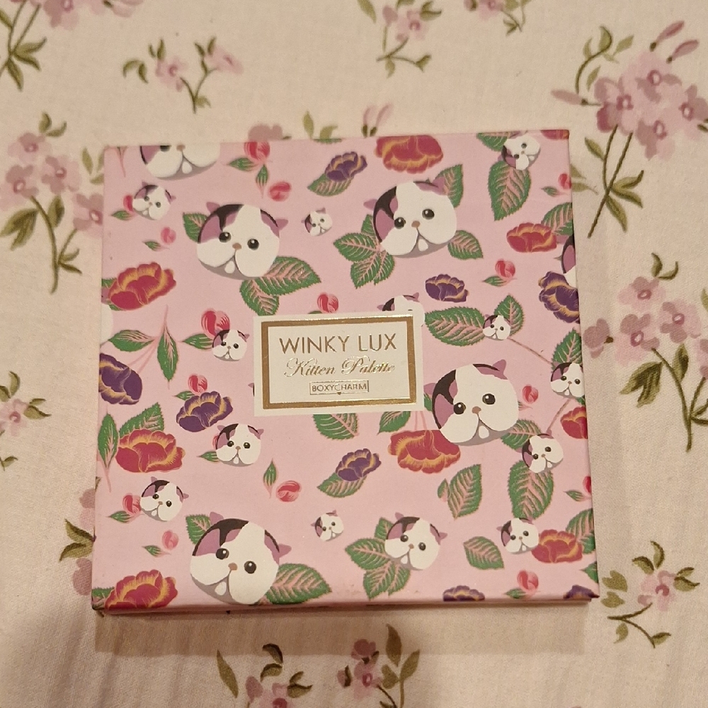 WINKY LUX Kitten Garden Palette with Floral and Cat Design